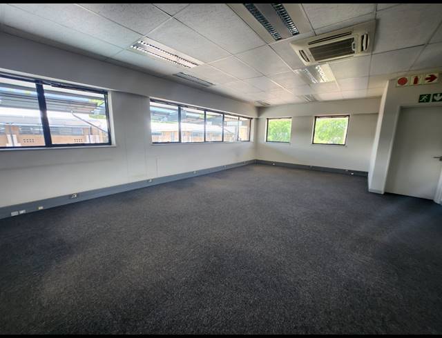 319.90M² OFFICE TO LET IN RANDJESPARK